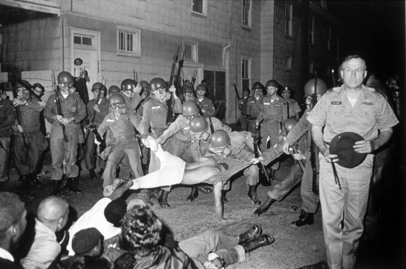 Clifford Vaughs, a SNCC photographer is arrested – Works – eMuseum(00)