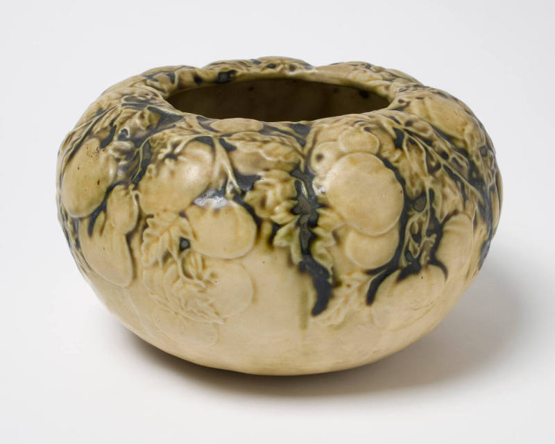 Bowl in Shape of a Tomato with Fruiting Tomato Vine Motif